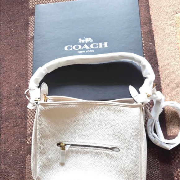Coach Handbags - Coach Cream Leather Shoulder Bag